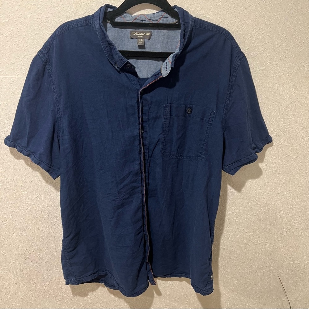 Toad&co size XL button down navy blue shirt
